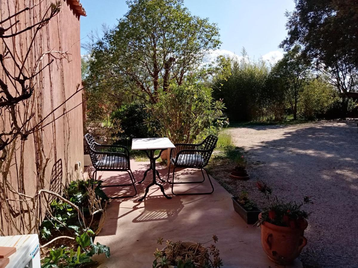 Au Mas Saint Pierre Hotel Pignans ภายนอก รูปภาพ