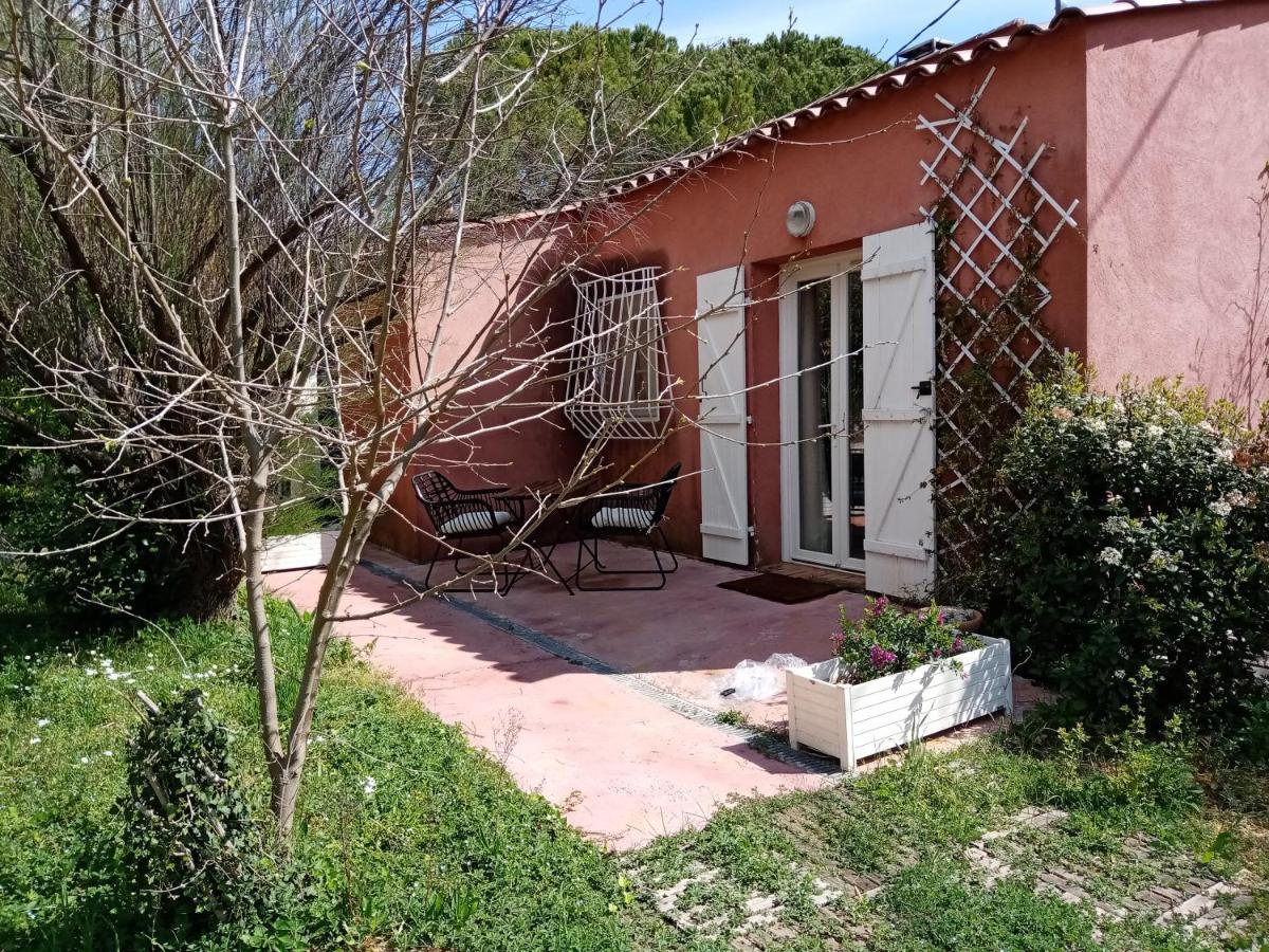 Au Mas Saint Pierre Hotel Pignans ภายนอก รูปภาพ