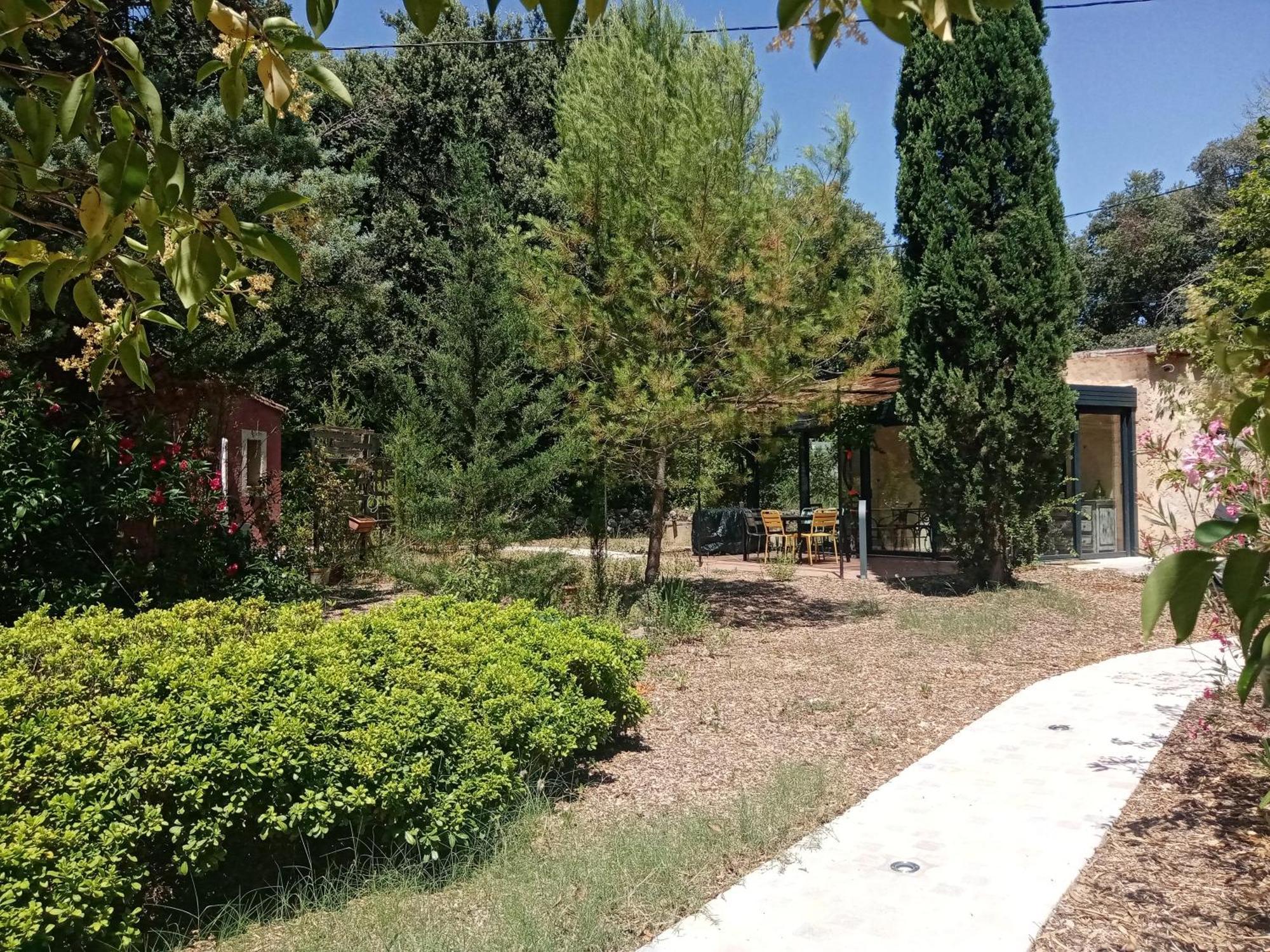 Au Mas Saint Pierre Hotel Pignans ภายนอก รูปภาพ